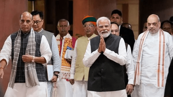 भारतीय शेतीला संकटांचे बांध…!